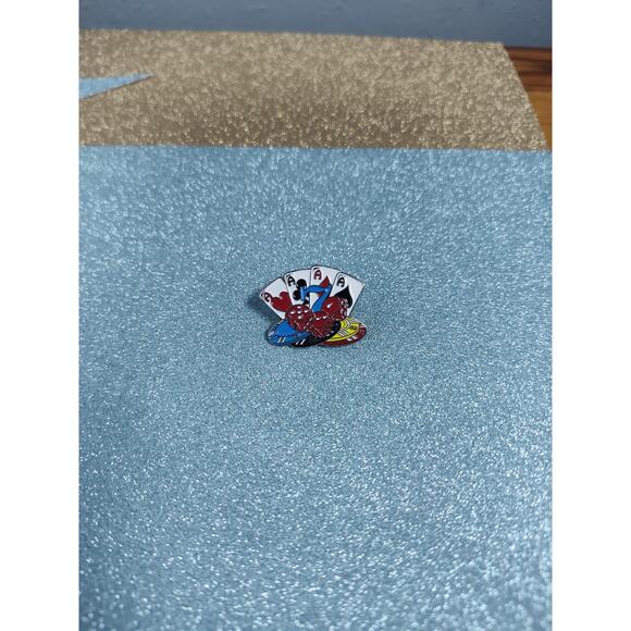 Lucky Aces & Poker Chips Pin for Hat, Lapel, Lanyard, Apron, Jacket or Backpack - Picture 4 of 8